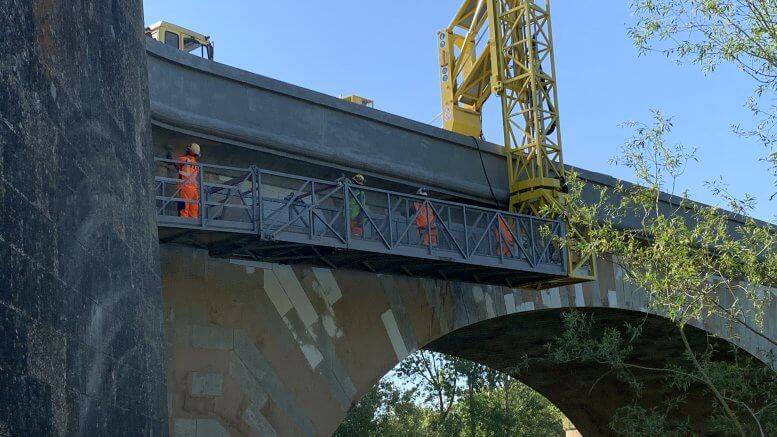 Application d'un micro mortier souple visant à protéger les bétons