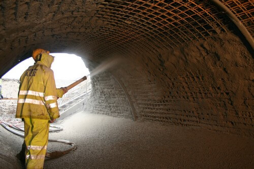 Mise en œuvre de béton projeté 